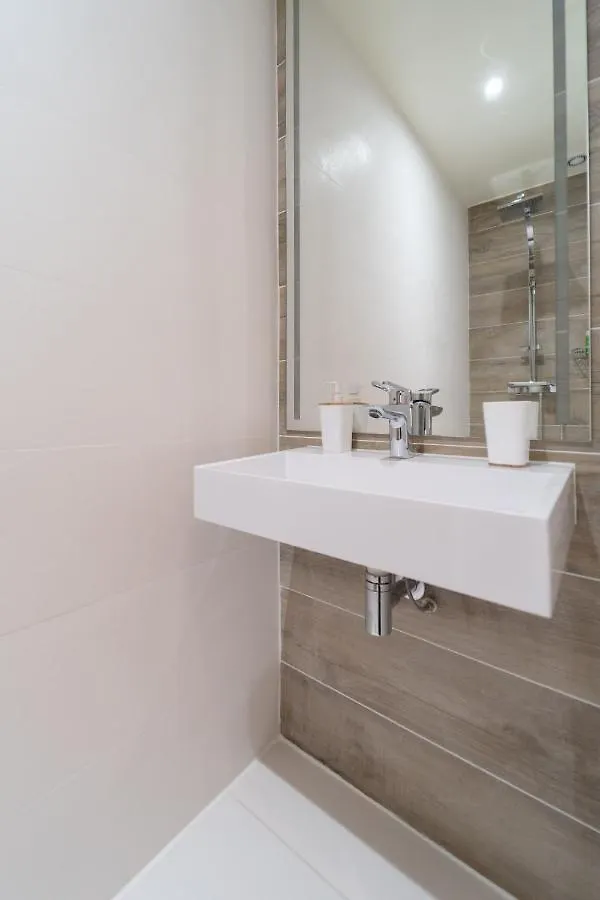 Apartment Suite Fusion - Charme De L'Ancien Et Confort Moderne - Vieux Nice - 2 Chambres - Wifi - 5 Min Des Plages - 30 Min De Cannes Et Monaco